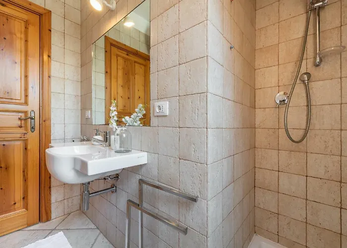 Chiarenza, Tuerredda Villa