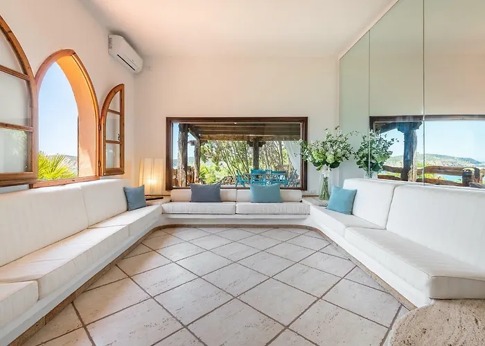 Chiarenza, Tuerredda Villa Teulada