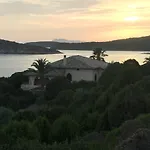 Chiarenza, Tuerredda Βίλα *