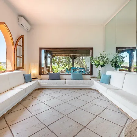 Chiarenza, Tuerredda Villa Teulada