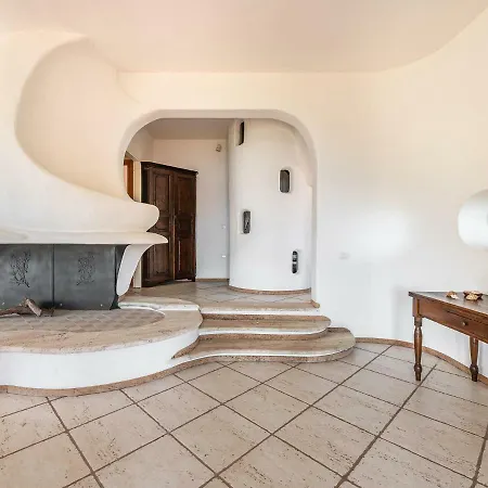 Chiarenza, Tuerredda Villa