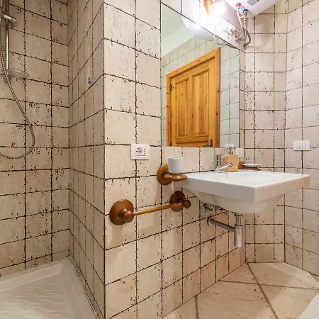 Chiarenza, Tuerredda Villa *