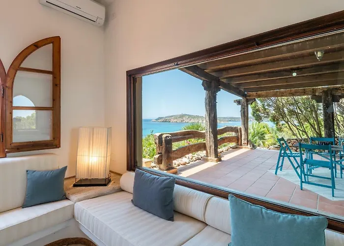 Chiarenza, Tuerredda Vila *